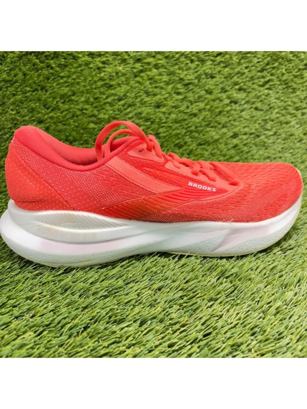 Brooks Adrenaline GTS 24 Womens Size 8.5 Coral Athletic Running Shoes Sneakers